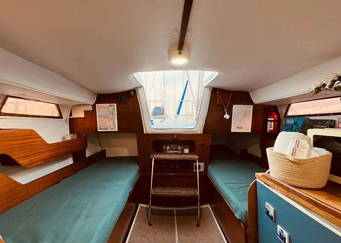 Bacus - Your Floating Hideaway In * ליסבון